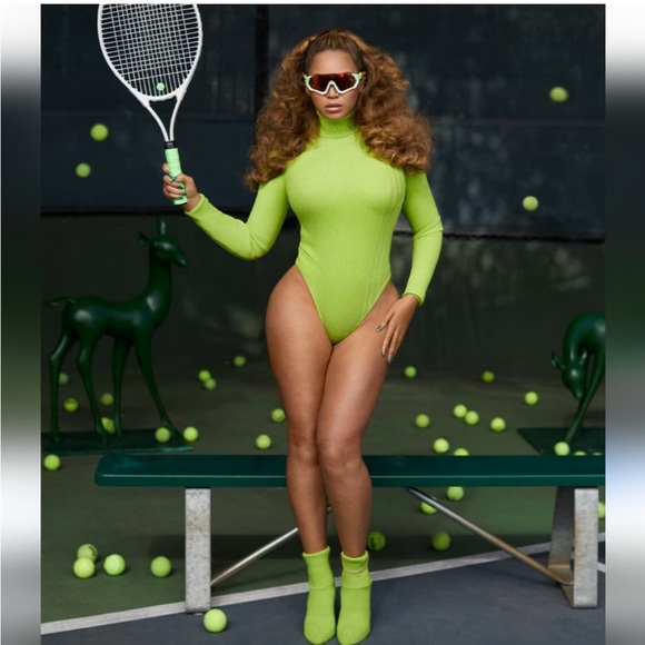 Vibrant Green Turtleneck Knit Set - Picture 3 of 7